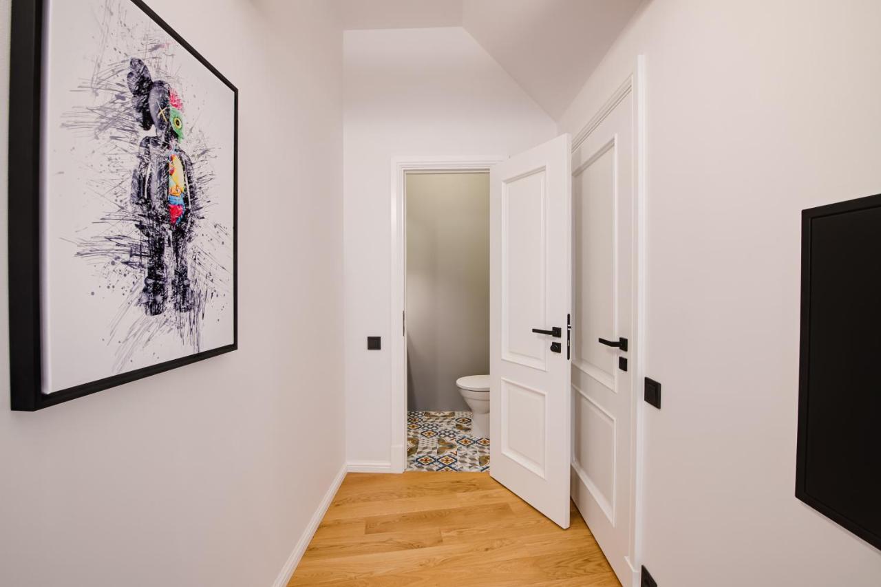 Big Design Apt - Sleeps 12 - Best Location リガ エクステリア 写真