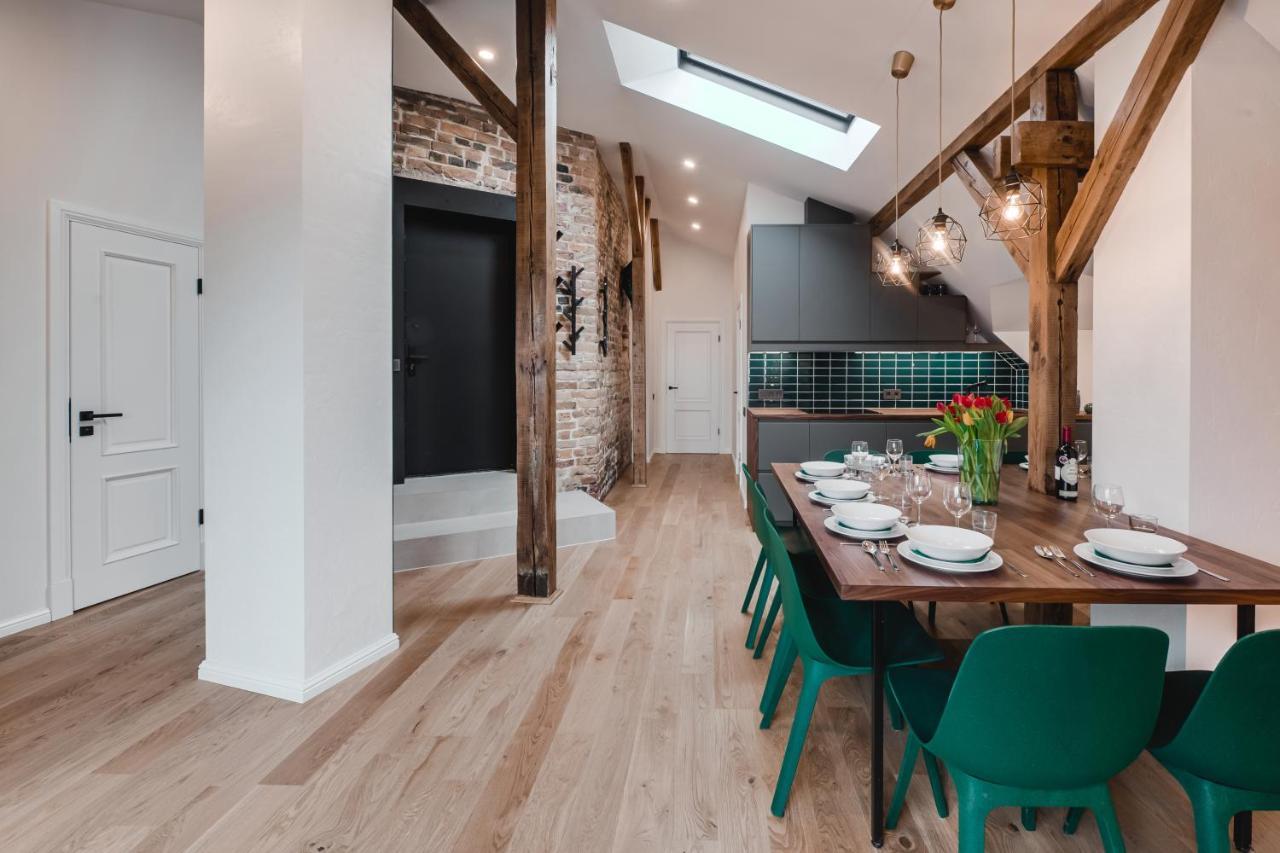 Big Design Apt - Sleeps 12 - Best Location リガ エクステリア 写真