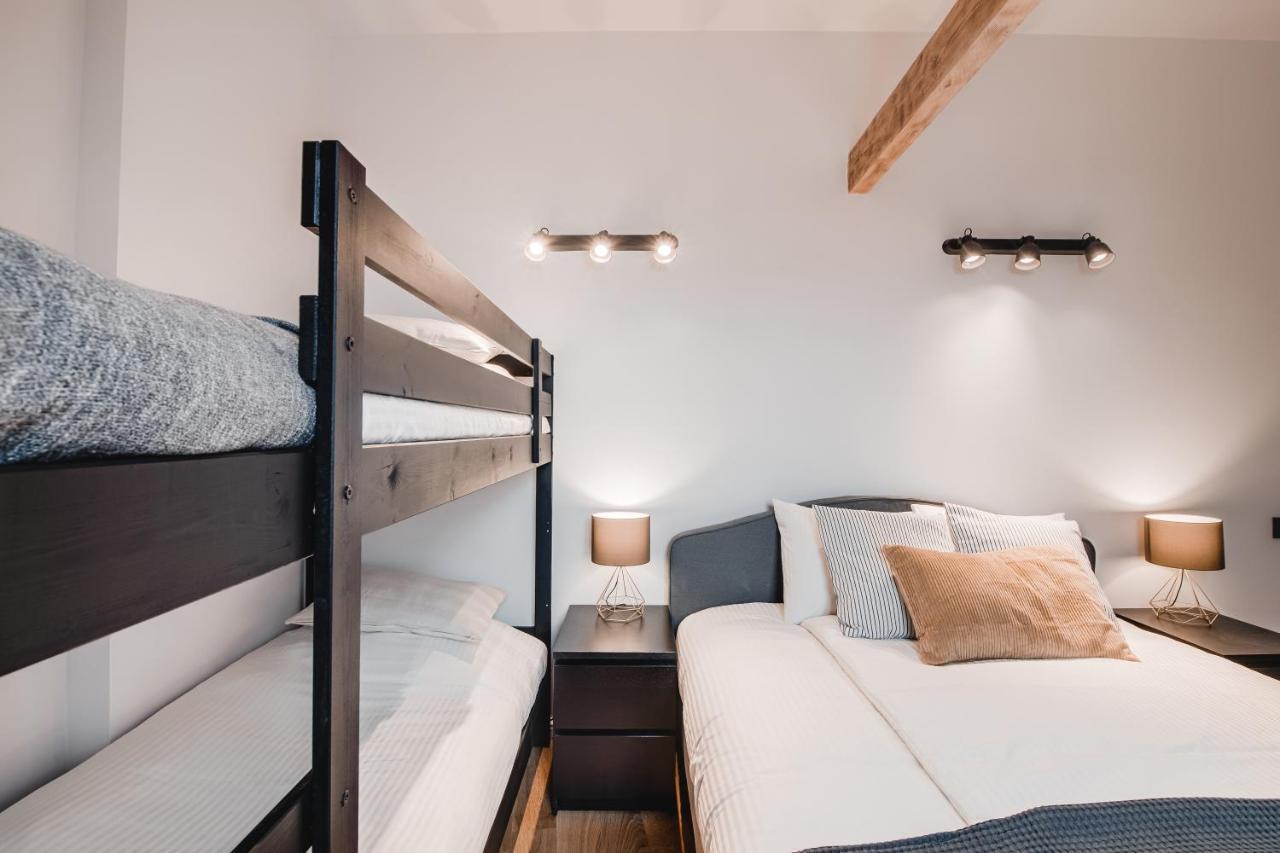 Big Design Apt - Sleeps 12 - Best Location リガ エクステリア 写真