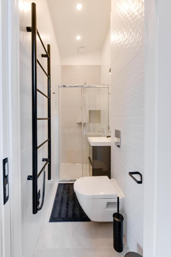 Big Design Apt - Sleeps 12 - Best Location リガ エクステリア 写真