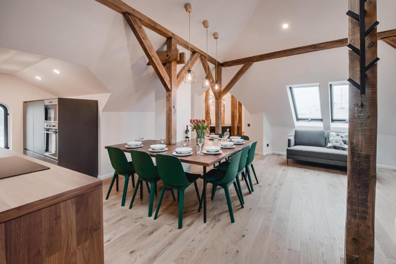 Big Design Apt - Sleeps 12 - Best Location リガ エクステリア 写真