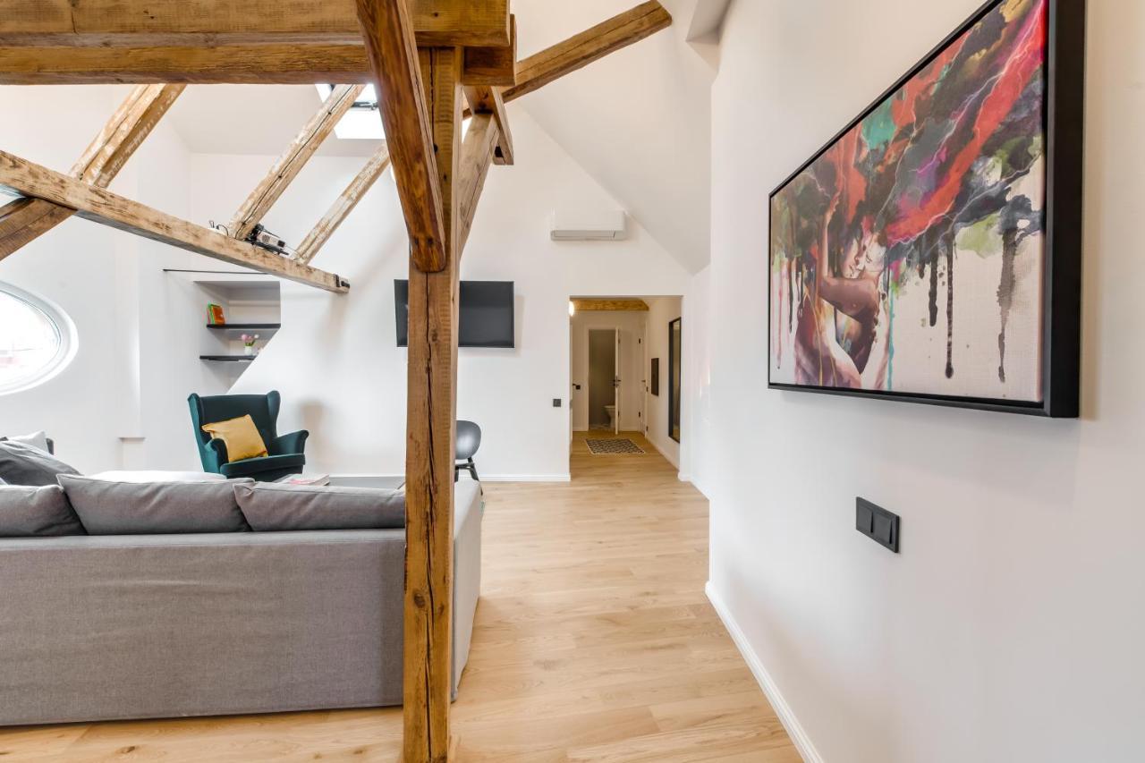 Big Design Apt - Sleeps 12 - Best Location リガ エクステリア 写真