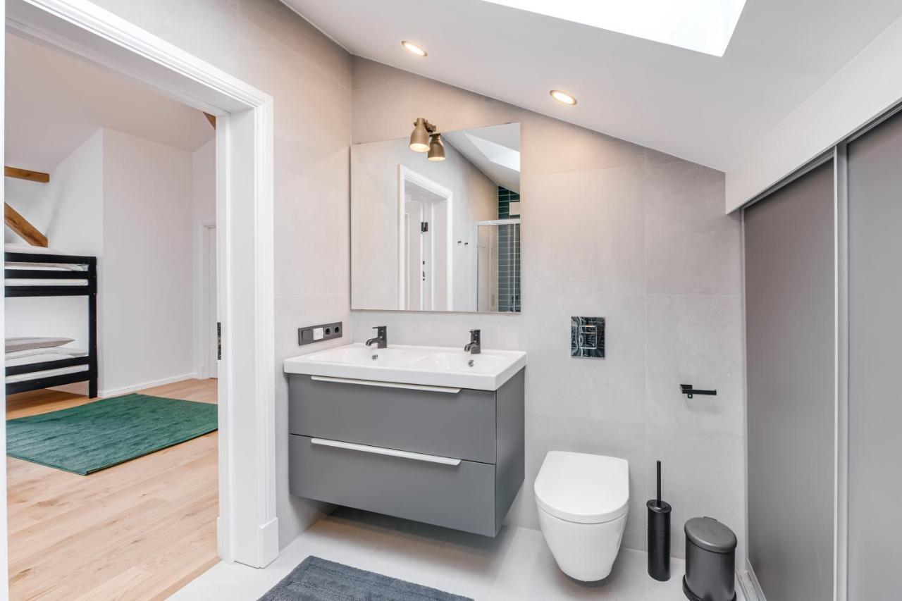 Big Design Apt - Sleeps 12 - Best Location リガ エクステリア 写真